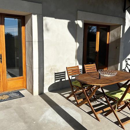 Superbe Appartement Dans Un Mas Nimes Exterior photo