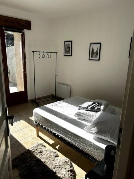 Superbe Appartement Dans Un Mas Nimes Exterior photo